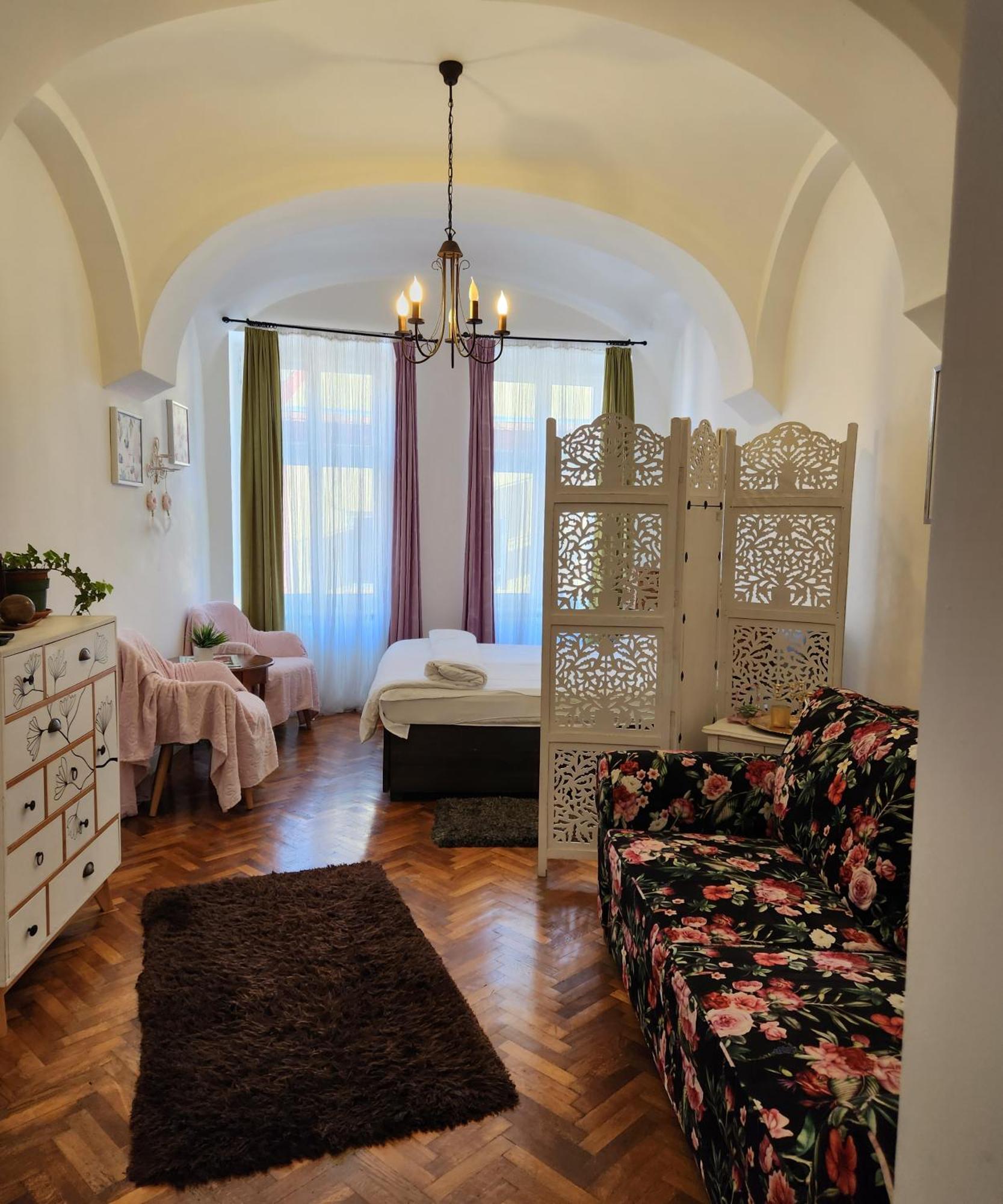 Christa Central 1 Сибиу Экстерьер фото